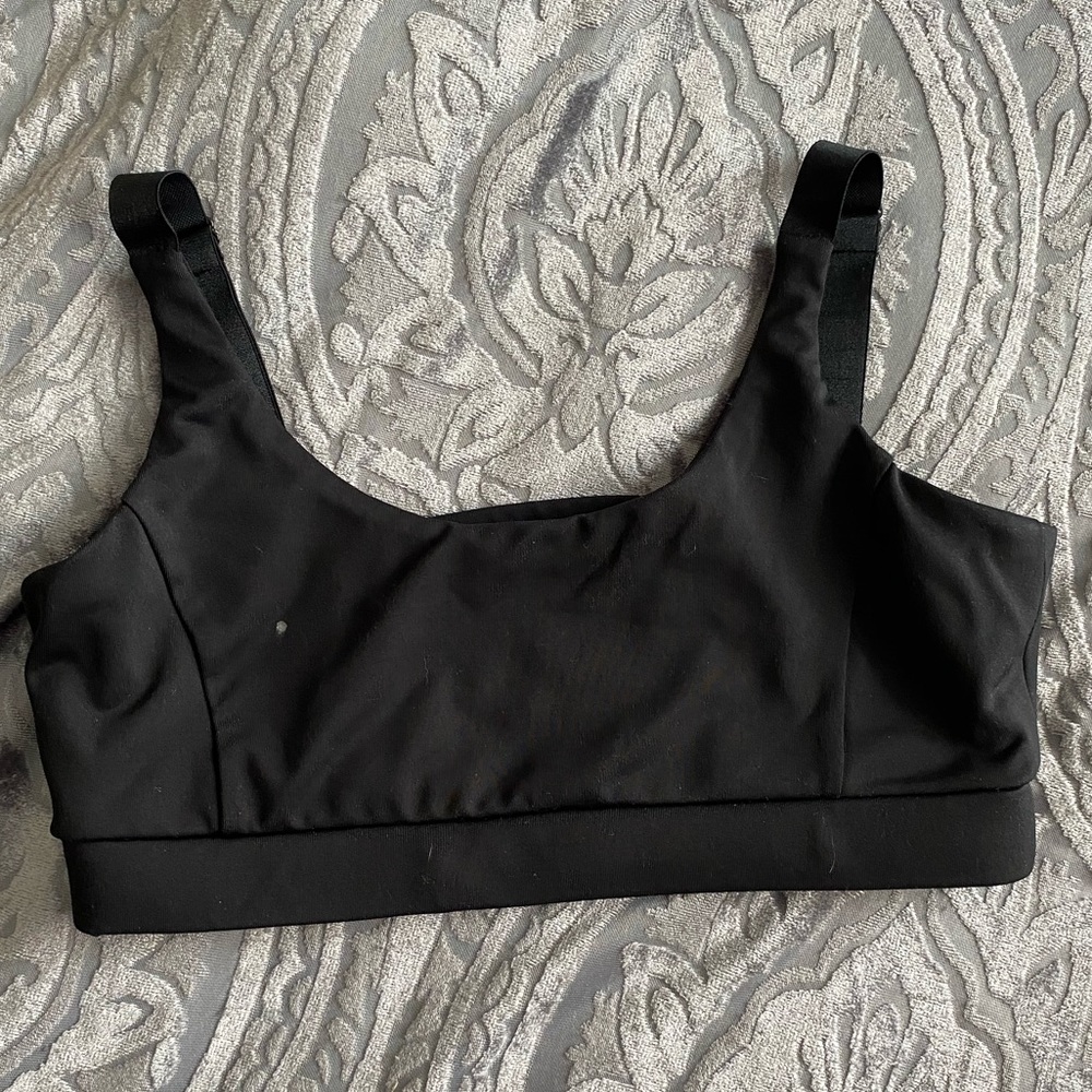 Women’s sports bra
